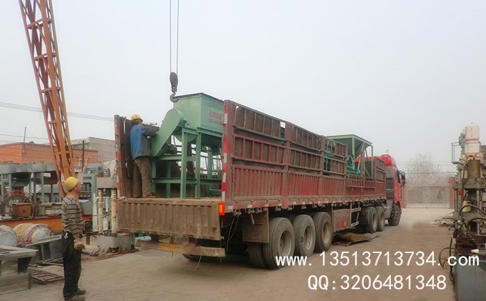 500噸全自動舔鹽磚機發(fā)貨現(xiàn)場